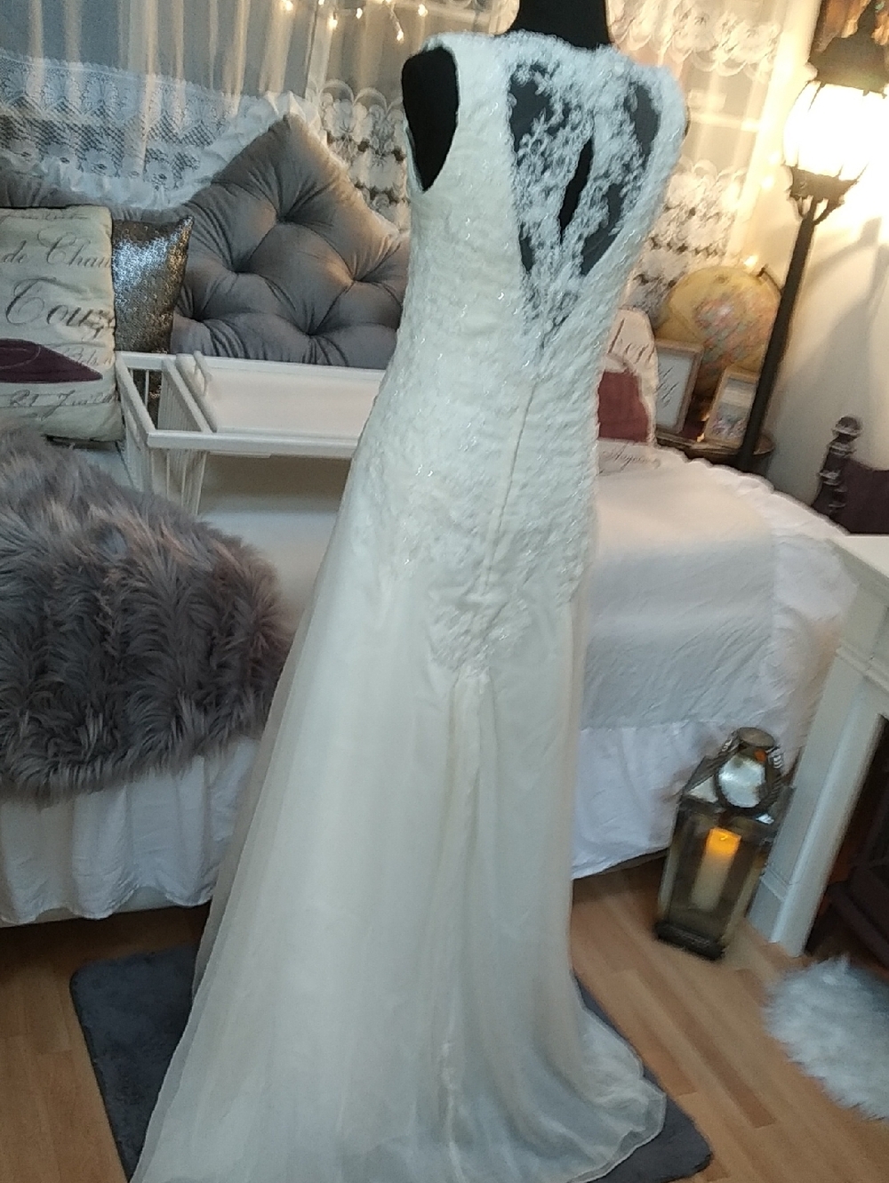 Vintage Ivory Lace Back Bridal Wedding Gown